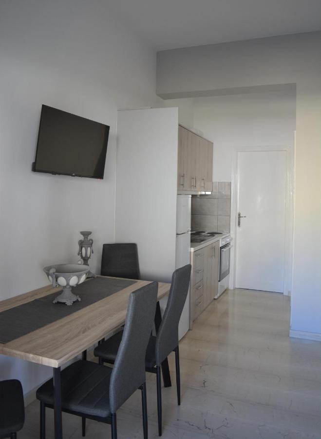 Anezinas Place Apartment Perissa  Exterior photo